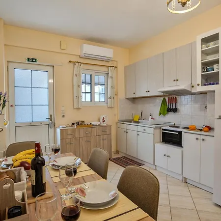アパート Tritsa House, 3-bedroom Next To Corfu Town And Airport *
